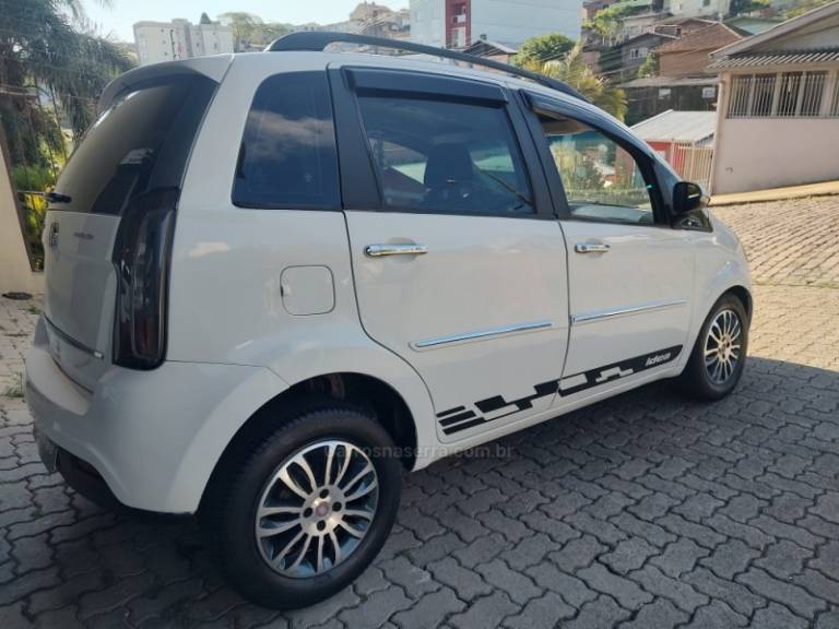 FIAT - IDEA - 2015/2015 - Branca - R$ 36.500,00