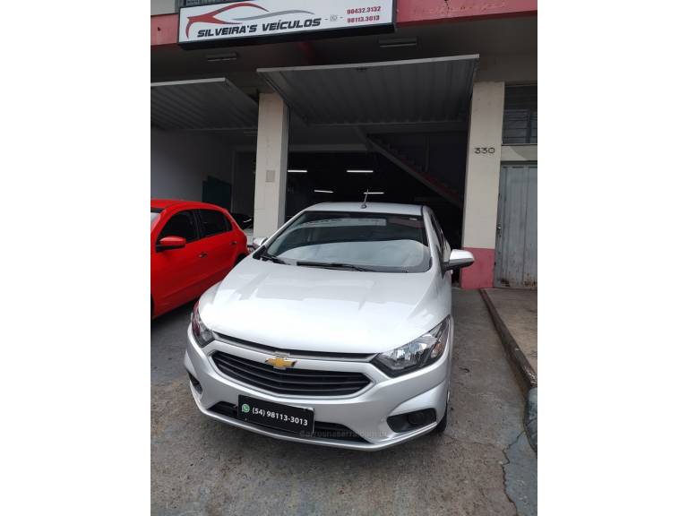CHEVROLET - ONIX - 2017/2018 - Prata - R$ 53.500,00