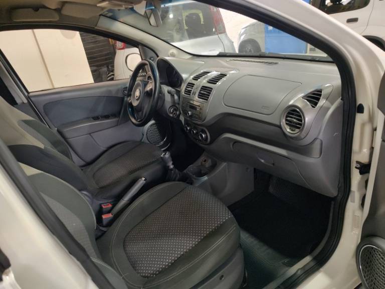 FIAT - GRAND SIENA - 2016/2016 - Branca - R$ 38.900,00