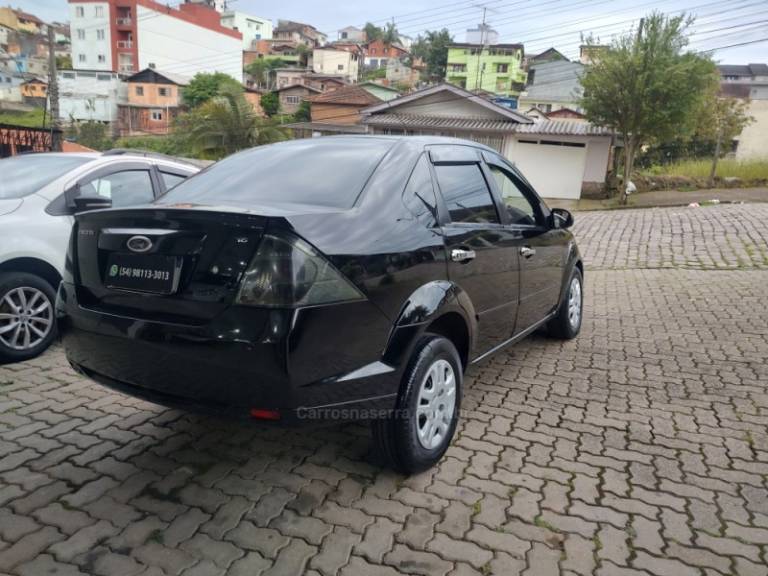 FORD - FIESTA - 2014/2014 - Preta - R$ 33.500,00
