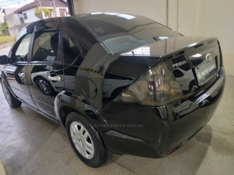 FORD - FIESTA - 2014/2014 - Preta - R$ 33.500,00