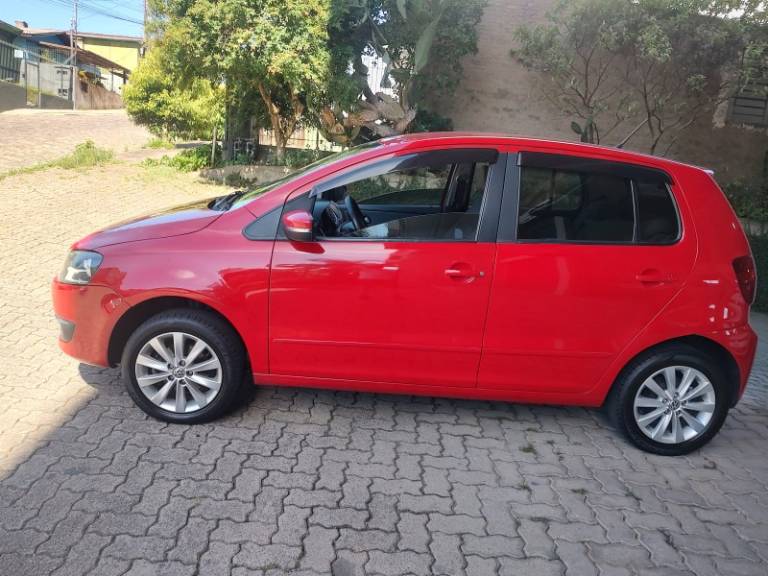 VOLKSWAGEN - FOX - 2012/2012 - Vermelha - R$ 28.950,00