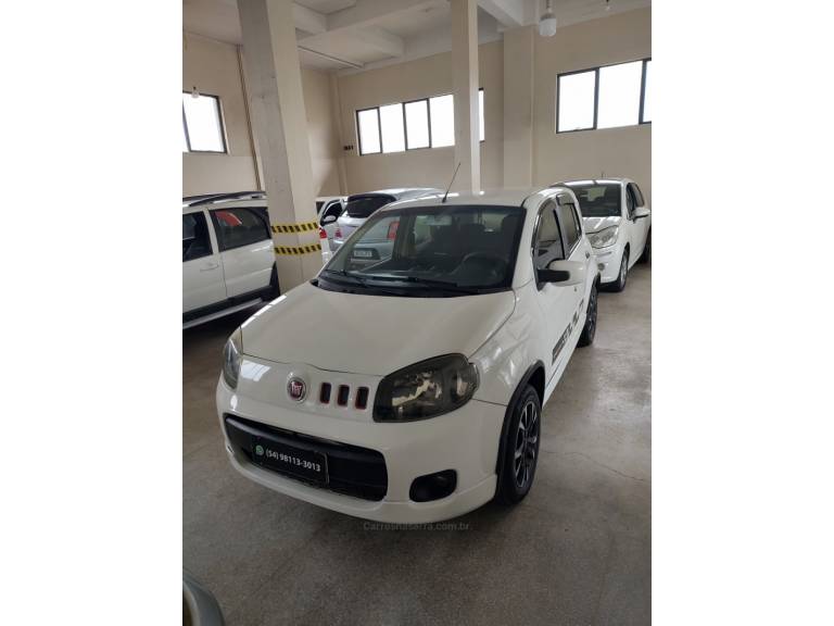 FIAT - UNO - 2013/2014 - Branca - R$ 36.700,00