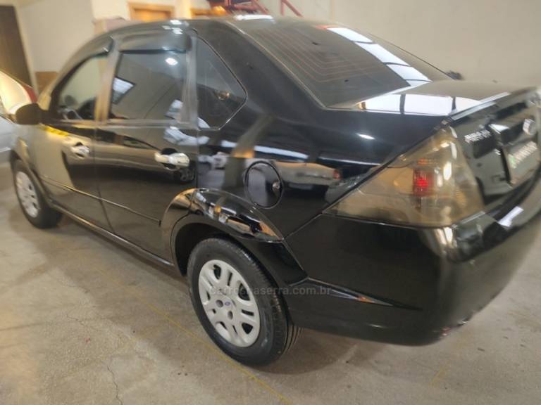 FORD - FIESTA - 2014/2014 - Preta - R$ 33.500,00