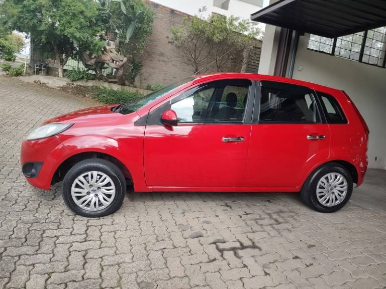 FORD - FIESTA - 2014/2014 - Vermelha - R$ 29.500,00