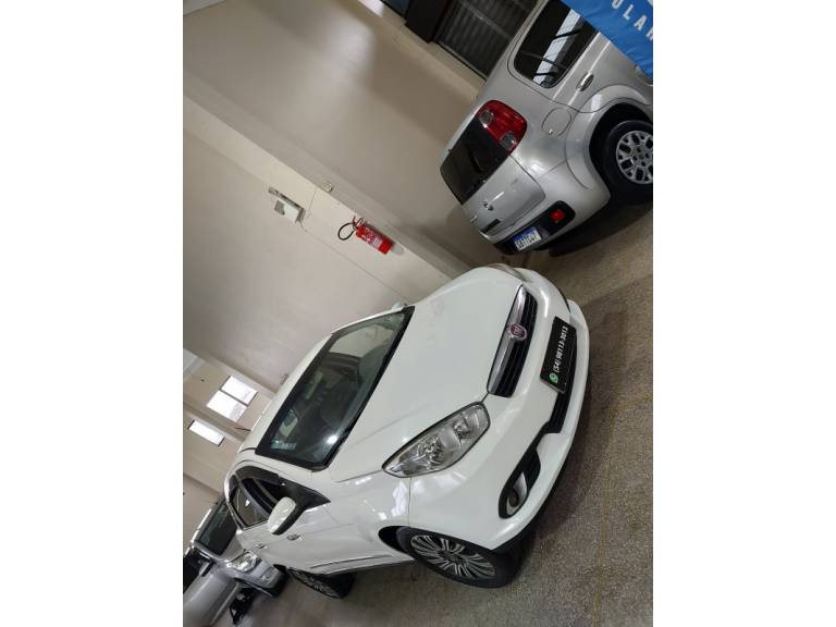 FIAT - GRAND SIENA - 2016/2016 - Branca - R$ 38.900,00