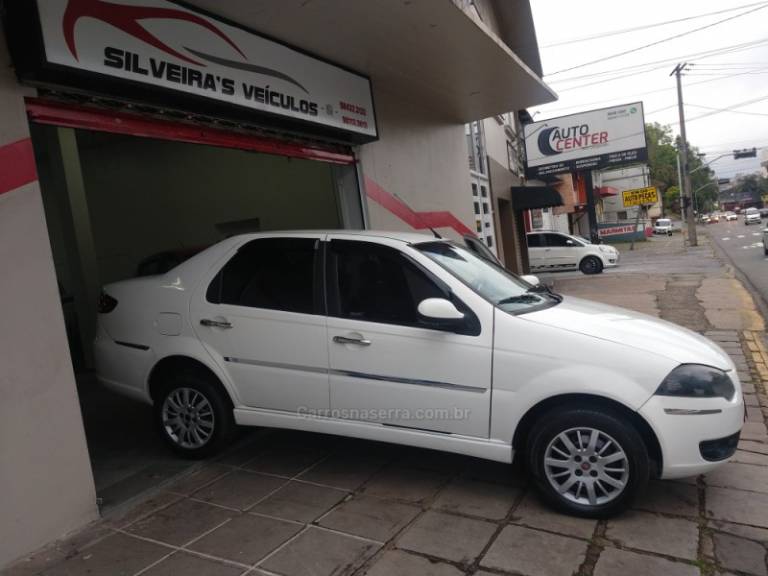 FIAT - SIENA - 2012/2012 - Branca - R$ 28.900,00