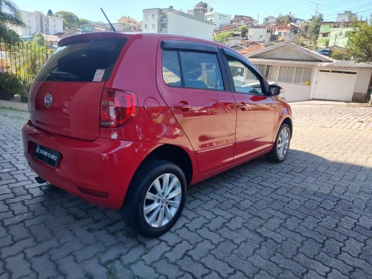 VOLKSWAGEN - FOX - 2012/2012 - Vermelha - R$ 28.950,00