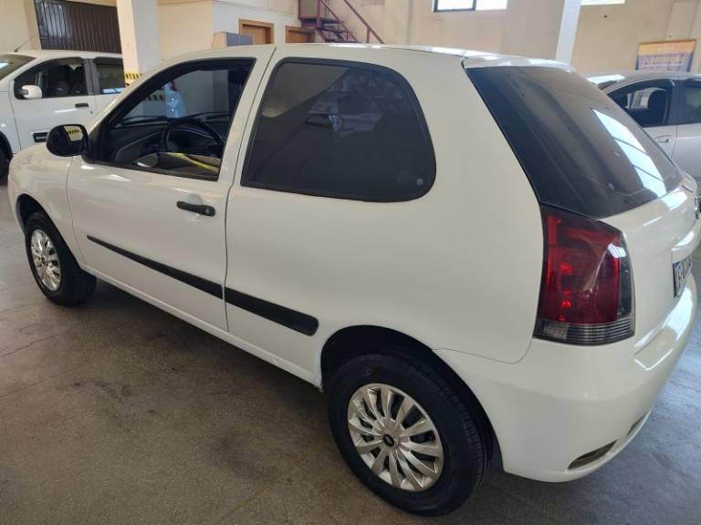 FIAT - PALIO - 2013/2013 - Branca - R$ 21.900,00