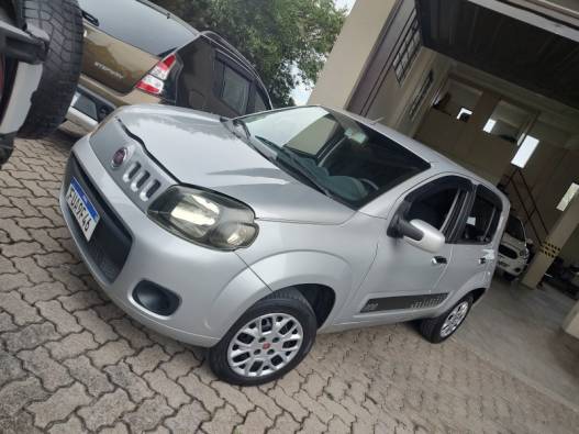 FIAT - UNO - 2016/2016 - Prata - R$ 32.500,00