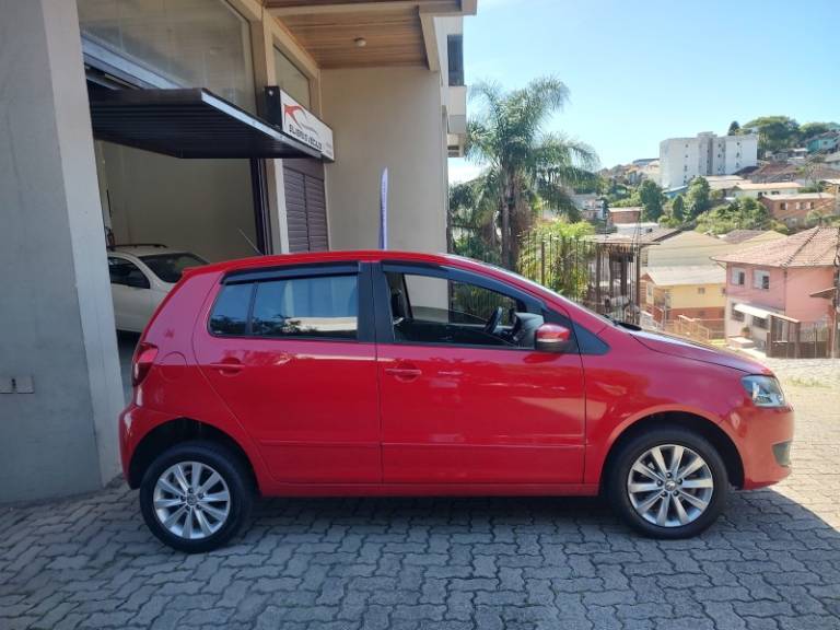 VOLKSWAGEN - FOX - 2012/2012 - Vermelha - R$ 28.950,00