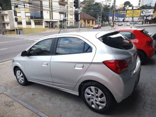 CHEVROLET - ONIX - 2017/2018 - Prata - R$ 53.500,00