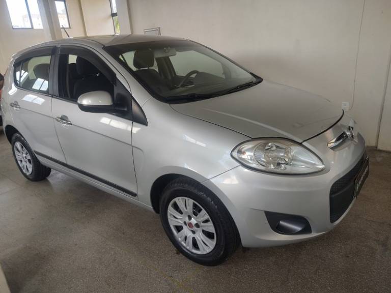 FIAT - PALIO - 2016/2016 - Prata - R$ 38.500,00