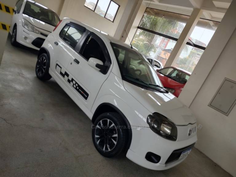 FIAT - UNO - 2013/2014 - Branca - R$ 36.700,00