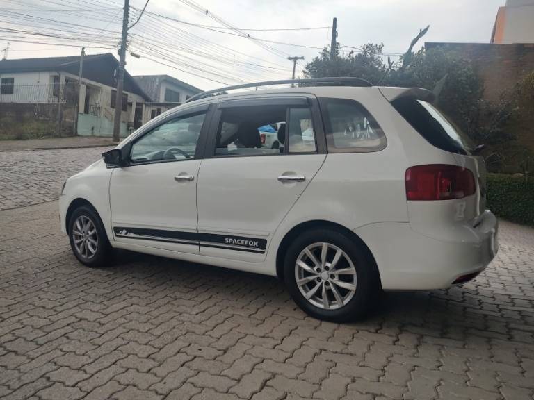 VOLKSWAGEN - SPACEFOX - 2014/2014 - Branca - R$ 37.750,00