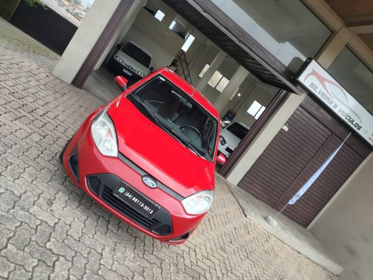 FORD - FIESTA - 2014/2014 - Vermelha - R$ 29.500,00