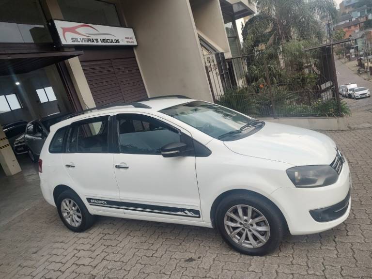 VOLKSWAGEN - SPACEFOX - 2014/2014 - Branca - R$ 37.750,00