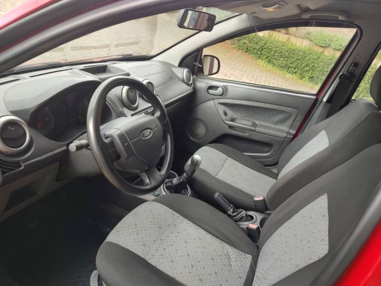 FORD - FIESTA - 2014/2014 - Vermelha - R$ 29.500,00