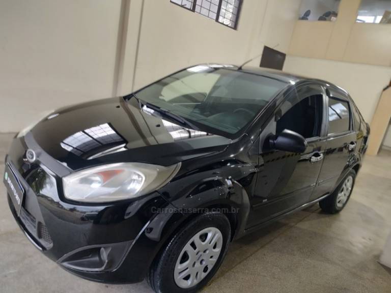 FORD - FIESTA - 2014/2014 - Preta - R$ 33.500,00