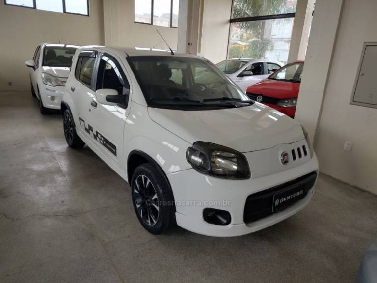 FIAT - UNO - 2013/2014 - Branca - R$ 36.700,00