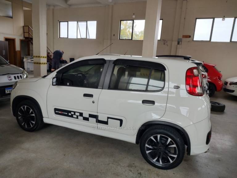 FIAT - UNO - 2013/2014 - Branca - R$ 36.700,00