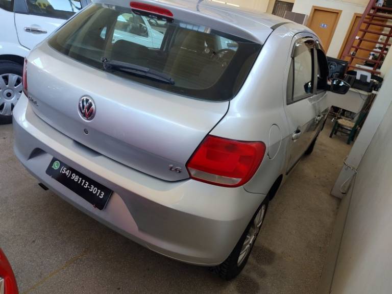 VOLKSWAGEN - GOL - 2013/2014 - Prata - R$ 35.900,00