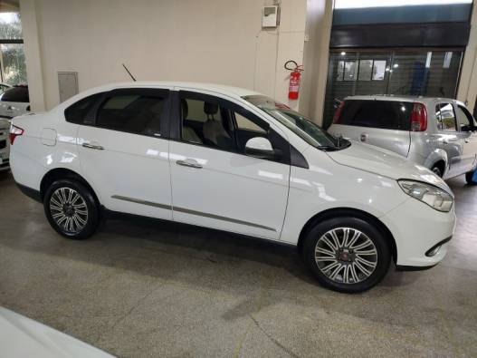 FIAT - GRAND SIENA - 2016/2016 - Branca - R$ 38.900,00