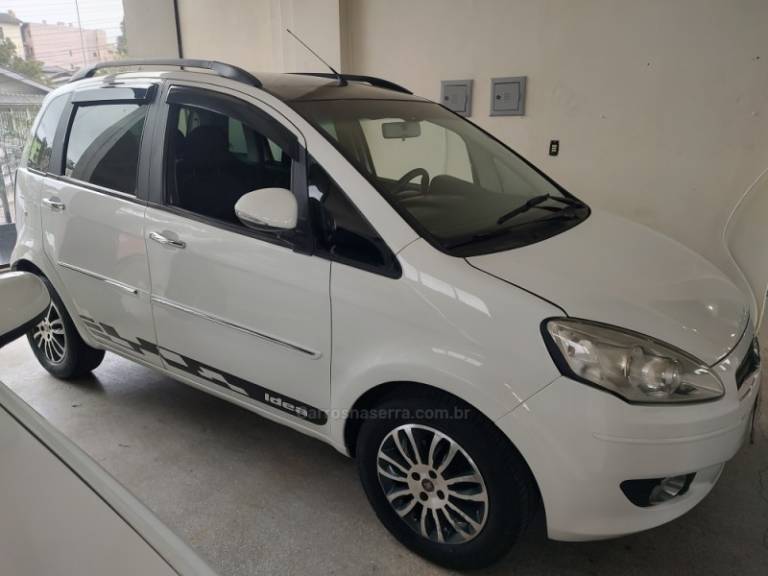 FIAT - IDEA - 2015/2015 - Branca - R$ 36.500,00