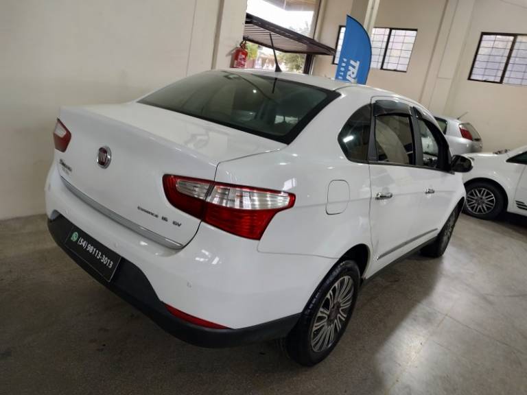 FIAT - GRAND SIENA - 2016/2016 - Branca - R$ 38.900,00
