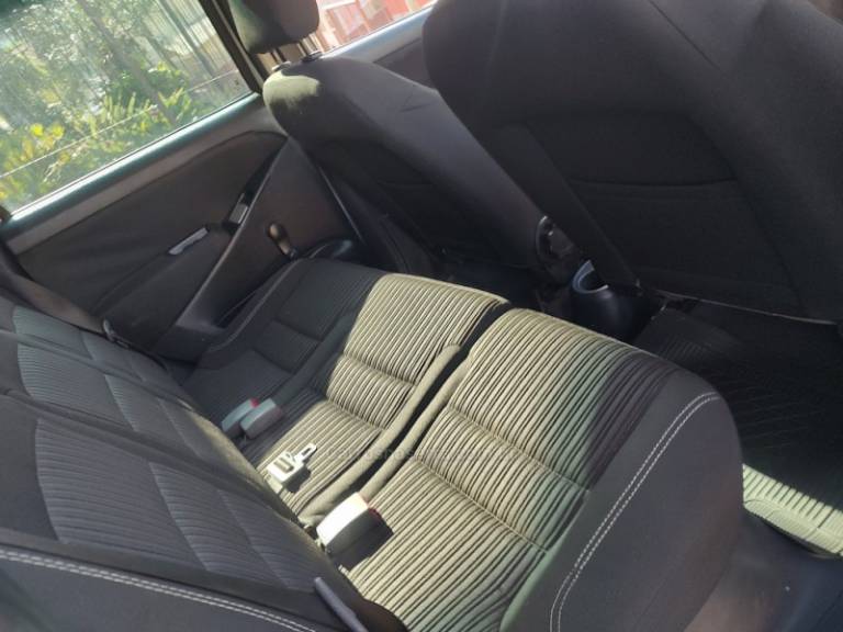 FIAT - IDEA - 2015/2015 - Branca - R$ 36.500,00