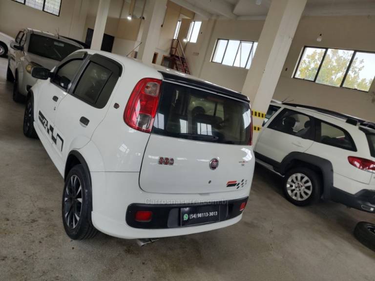 FIAT - UNO - 2013/2014 - Branca - R$ 36.700,00