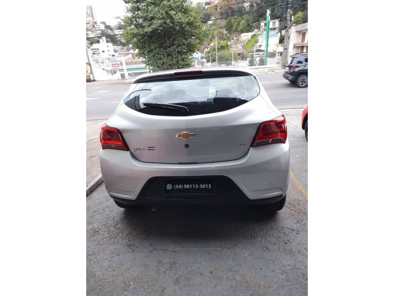 CHEVROLET - ONIX - 2017/2018 - Prata - R$ 53.500,00