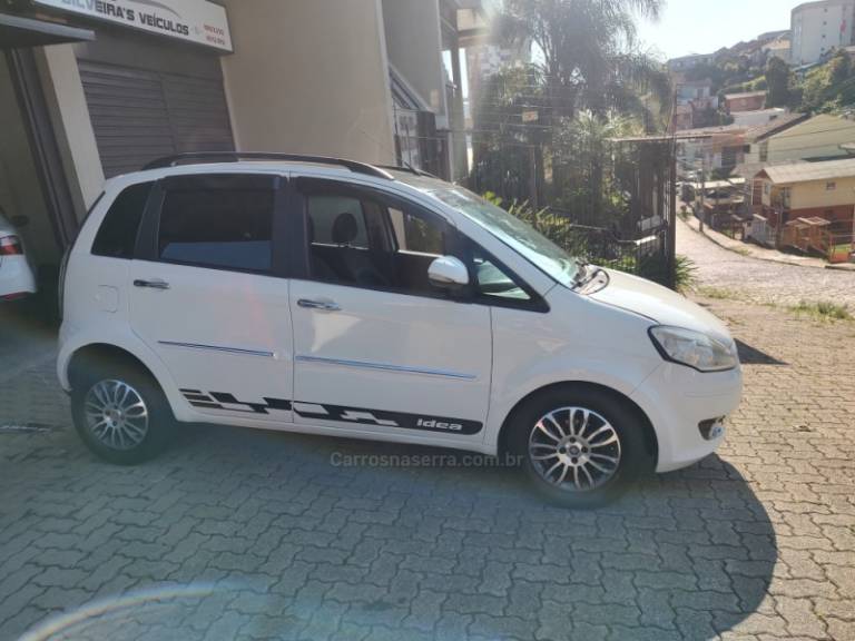 FIAT - IDEA - 2015/2015 - Branca - R$ 36.500,00