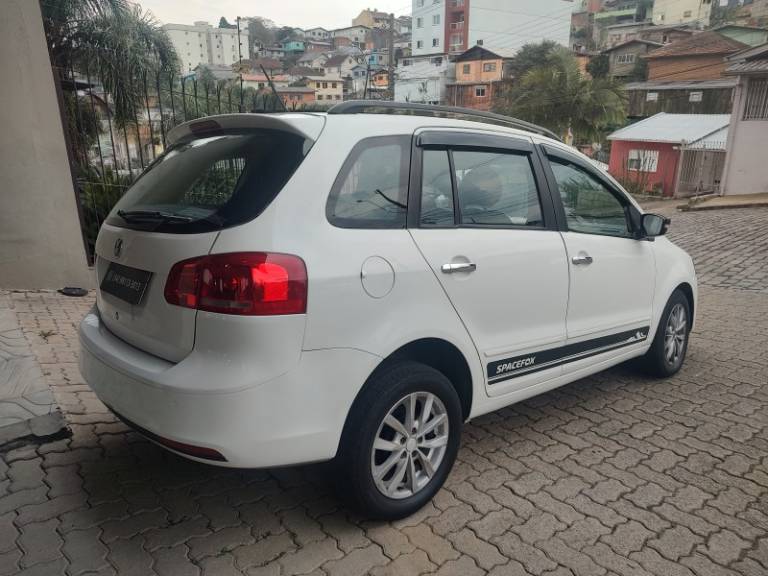 VOLKSWAGEN - SPACEFOX - 2014/2014 - Branca - R$ 37.750,00