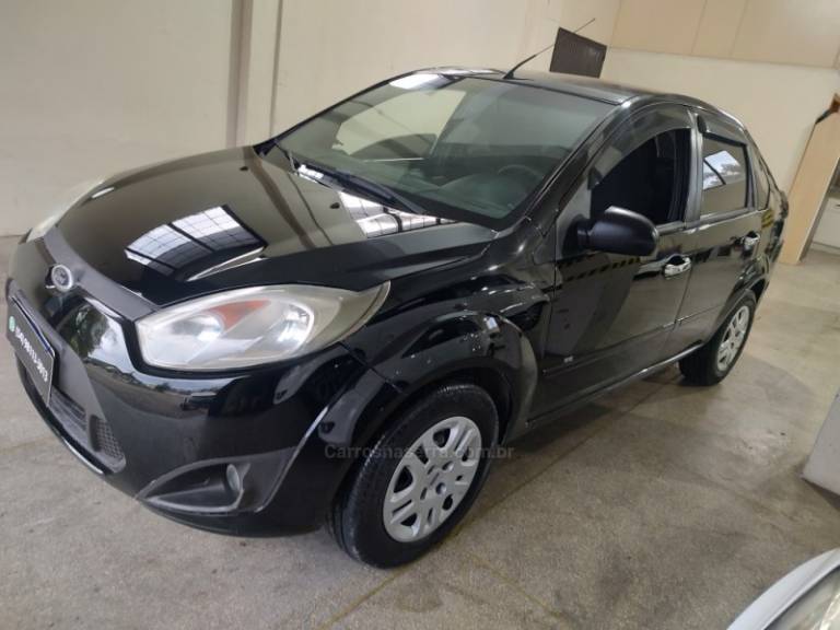 FORD - FIESTA - 2014/2014 - Preta - R$ 33.500,00