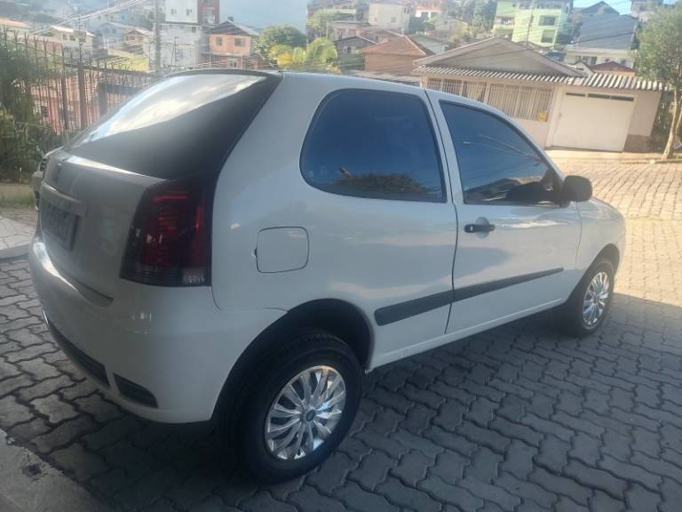 FIAT - PALIO - 2013/2013 - Branca - R$ 21.900,00