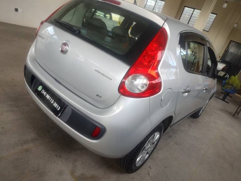 FIAT - PALIO - 2016/2016 - Prata - R$ 38.500,00