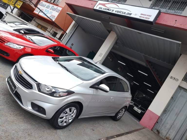 CHEVROLET - ONIX - 2017/2018 - Prata - R$ 53.500,00