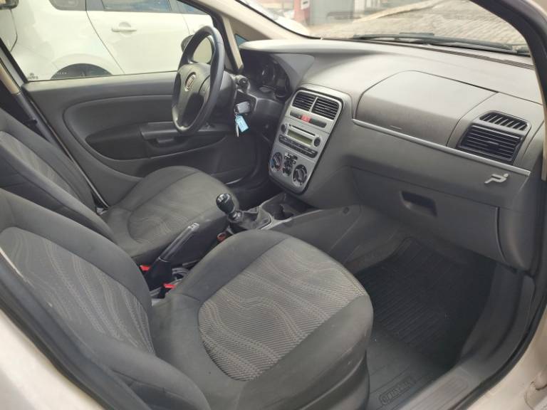 FIAT - PUNTO - 2008/2008 - Branca - R$ 23.950,00