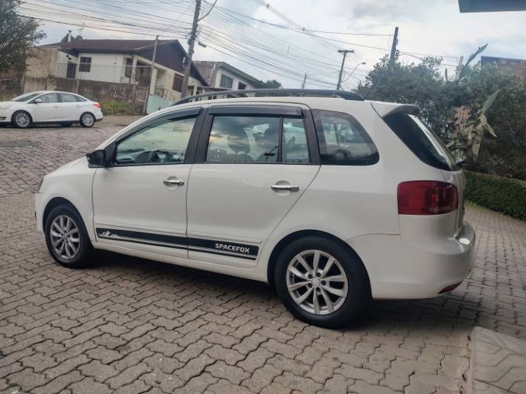 VOLKSWAGEN - SPACEFOX - 2014/2014 - Branca - R$ 37.750,00