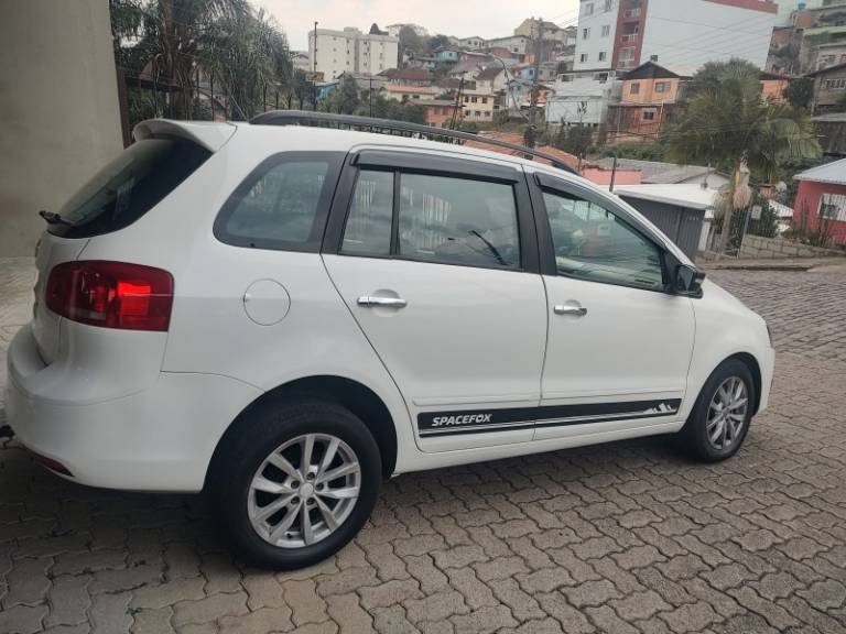 VOLKSWAGEN - SPACEFOX - 2014/2014 - Branca - R$ 37.750,00