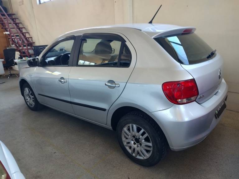 VOLKSWAGEN - GOL - 2013/2014 - Prata - R$ 35.900,00