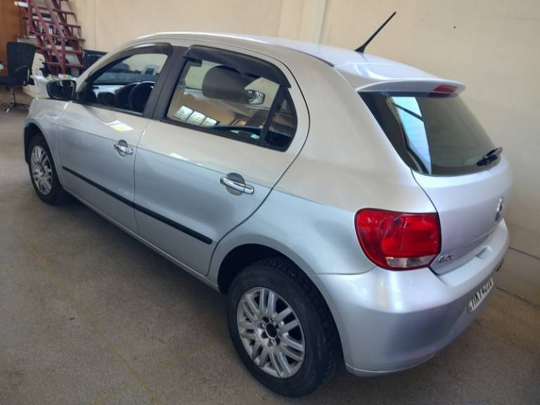 VOLKSWAGEN - GOL - 2013/2014 - Prata - R$ 35.900,00