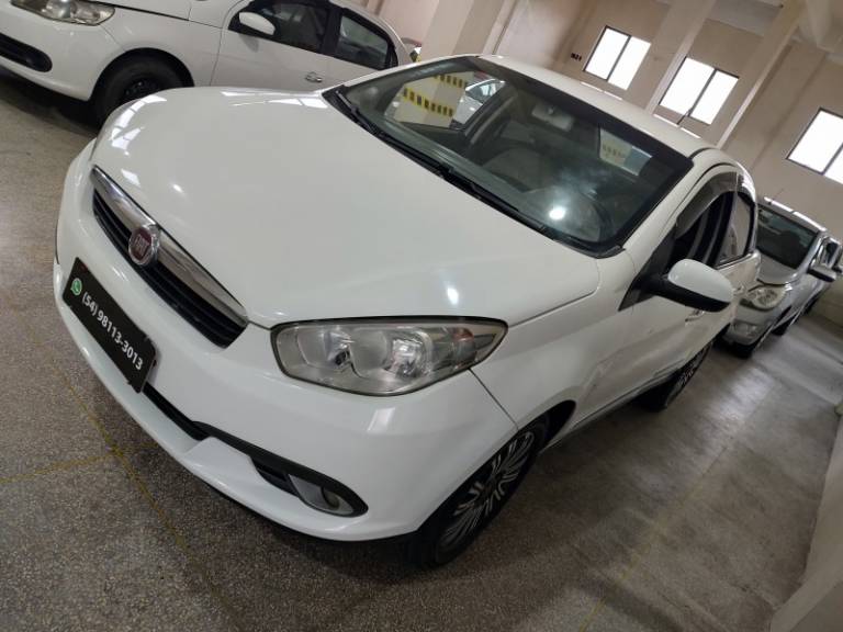 FIAT - GRAND SIENA - 2016/2016 - Branca - R$ 38.900,00