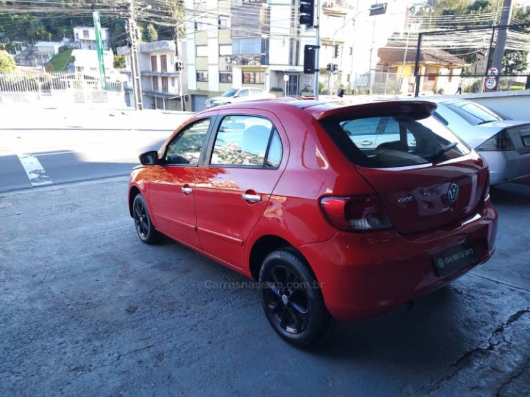 VOLKSWAGEN - GOL - 2013/2013 - Vermelha - R$ 28.900,00