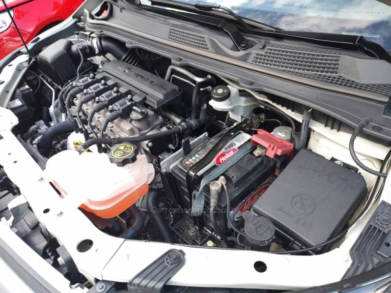 CHEVROLET - ONIX - 2017/2018 - Prata - R$ 53.500,00