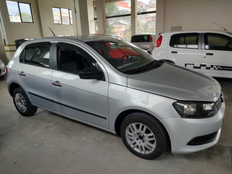 VOLKSWAGEN - GOL - 2013/2014 - Prata - R$ 35.900,00