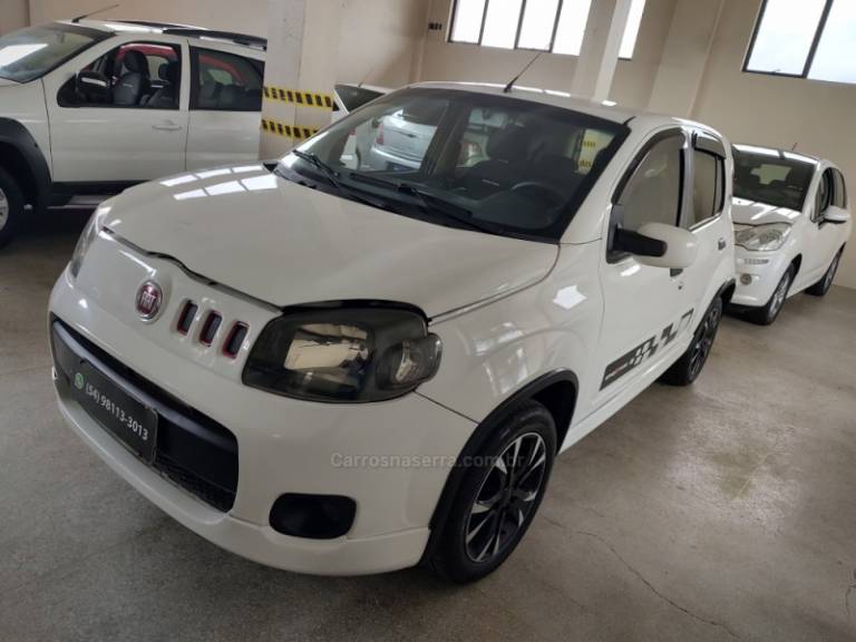 FIAT - UNO - 2013/2014 - Branca - R$ 36.700,00